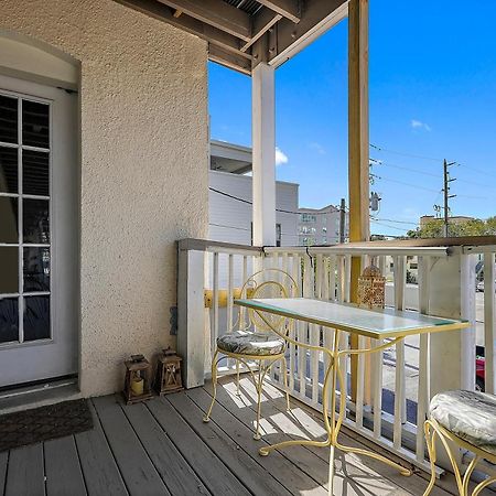 Retro Retreat In Dtsp - Explore The Downtown Area St. Petersburg Esterno foto