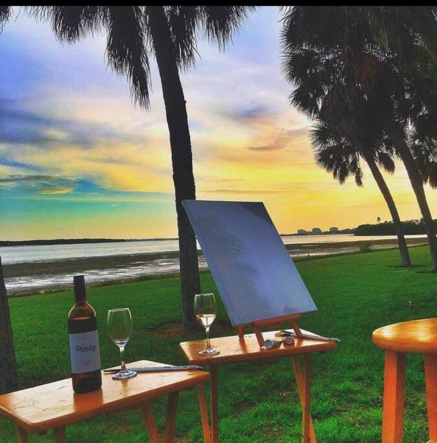 Retro Retreat In Dtsp - Explore The Downtown Area St. Petersburg Esterno foto