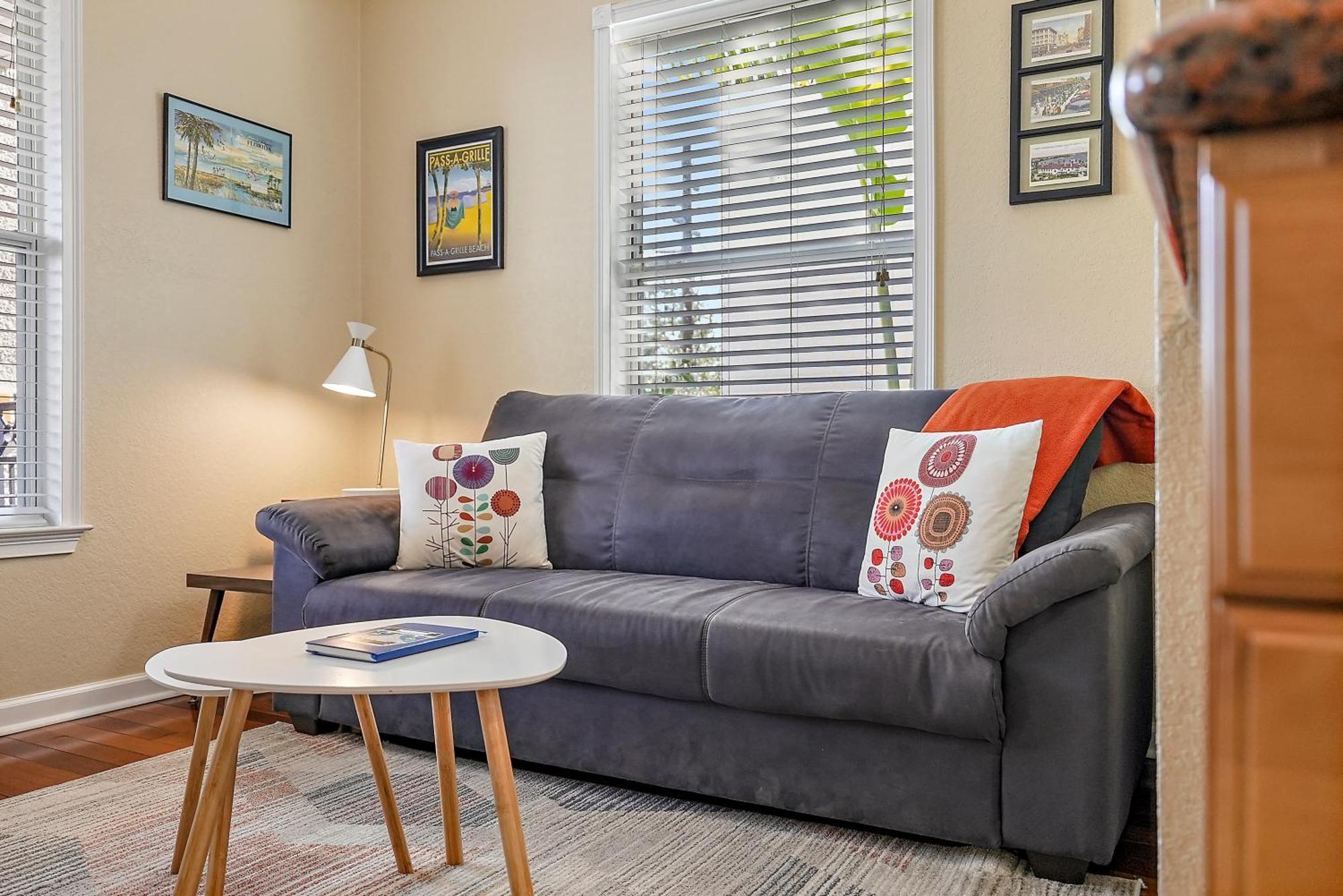 Retro Retreat In Dtsp - Explore The Downtown Area St. Petersburg Esterno foto