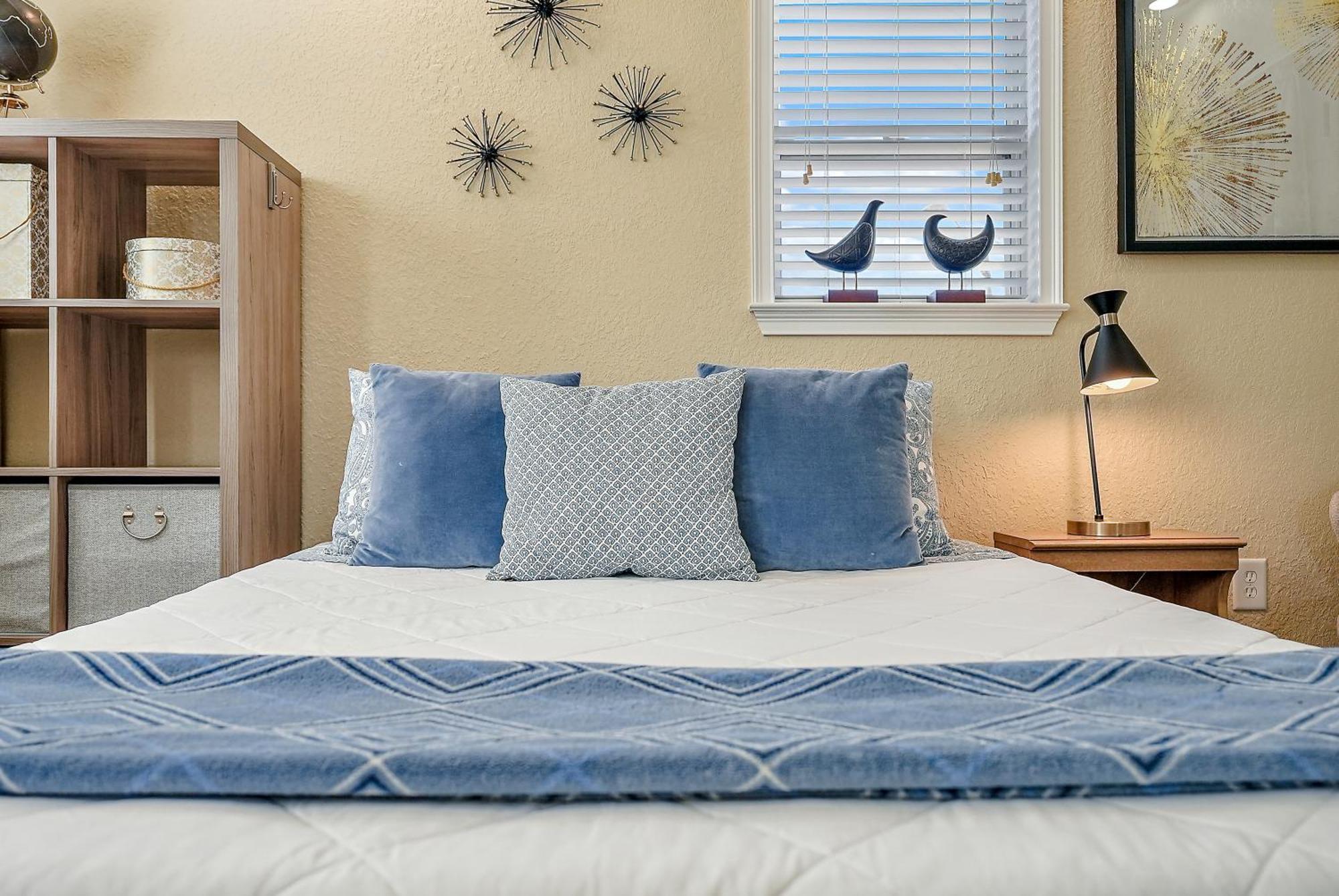 Retro Retreat In Dtsp - Explore The Downtown Area St. Petersburg Esterno foto