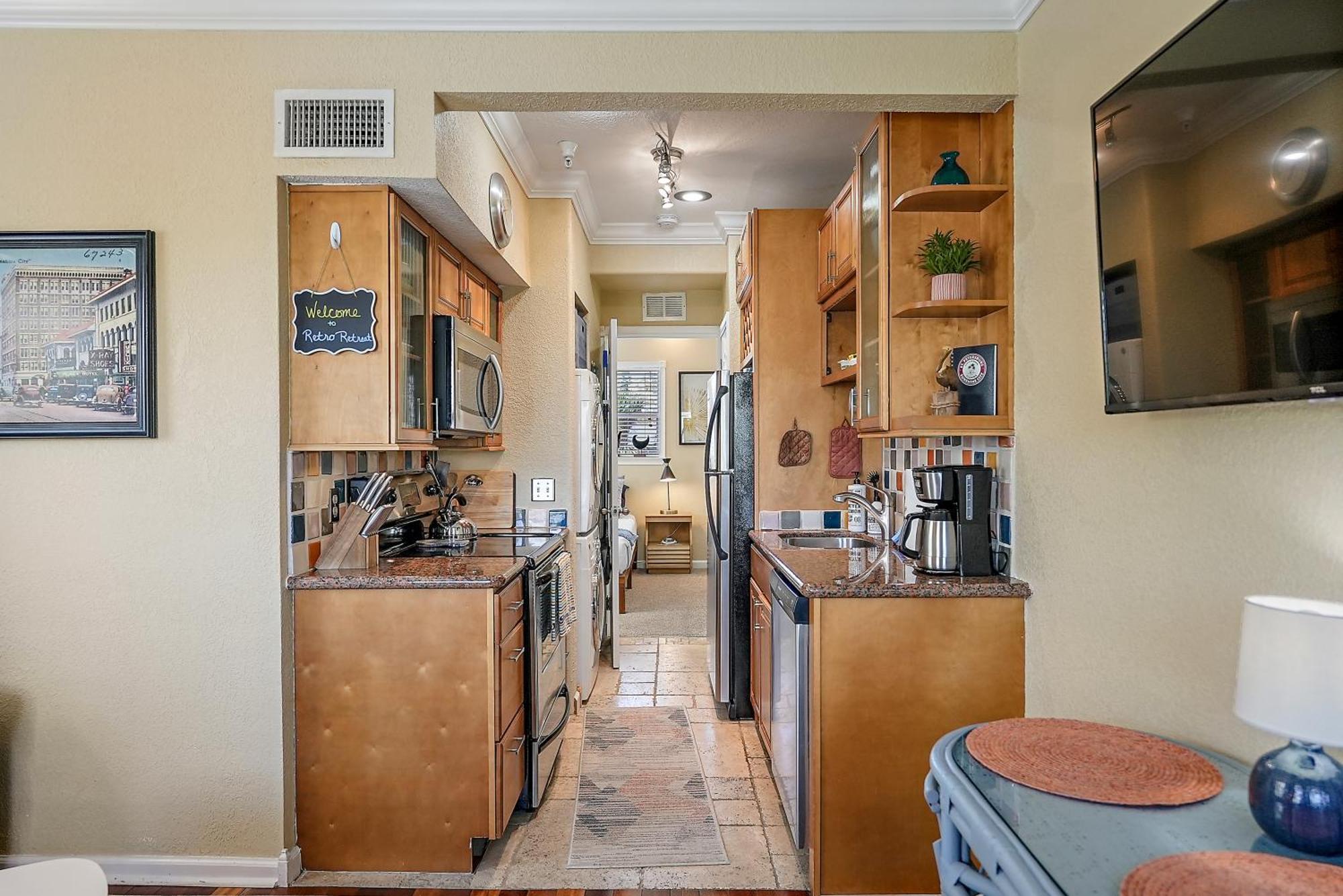 Retro Retreat In Dtsp - Explore The Downtown Area St. Petersburg Esterno foto