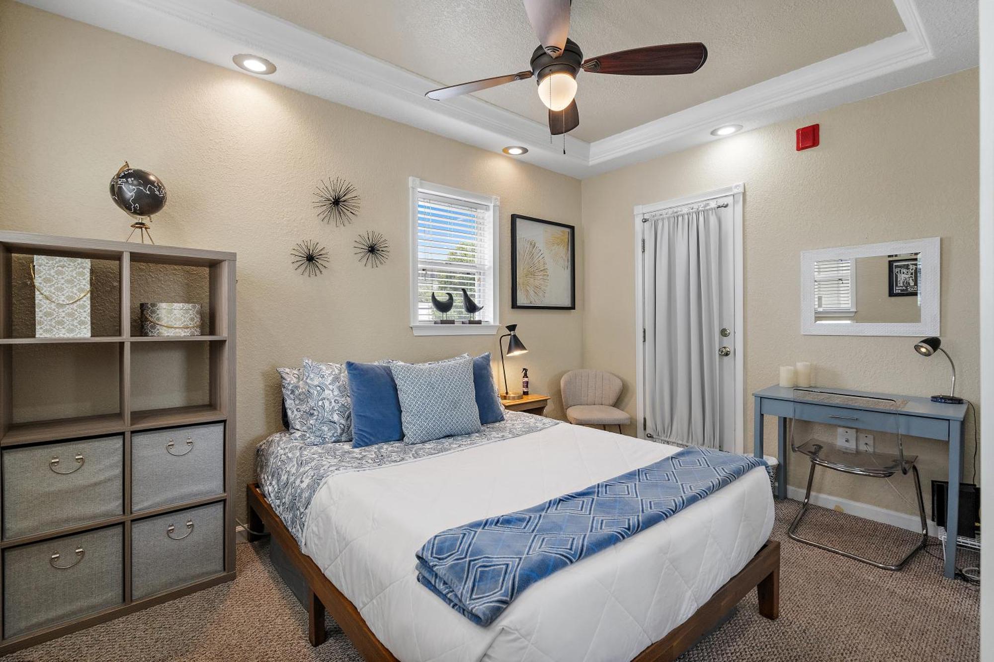 Retro Retreat In Dtsp - Explore The Downtown Area St. Petersburg Esterno foto